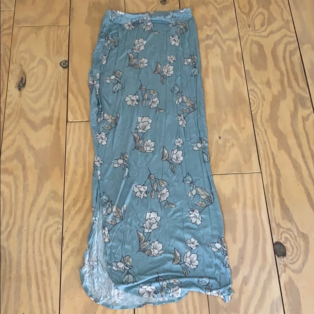 Floral maxi skirt.